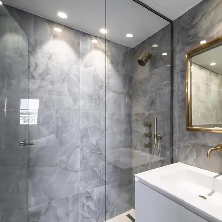 Ref 2012 - Croisette - To Rent Sea View * קאן