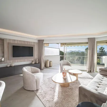 Apartment Ref 2012 - Croisette - To Rent Sea View Cannes